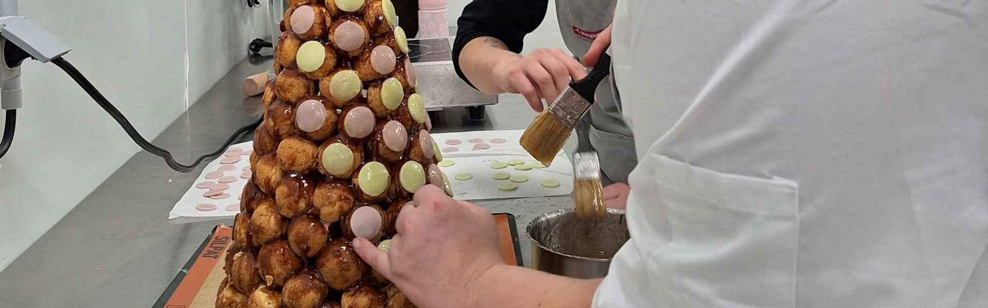 Image d'une pièce montée avec un apprentis